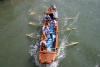 Italy - Venice: rowers (photo by C.Blam)