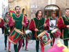 Italy / Italia - Siena / Sienna: (Toscany / Toscana) / FLR : parade of the paleo champions - drummers (photo by Fiona Hoskin)