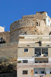 Al Karak - Jordan: houses and a crusaders' tower - photo by M.Torres