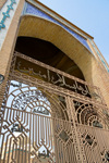 Erbil / Hewler / Arbil / Irbil, Kurdistan, Iraq: gate outside Jalil Khayat mosque, the city's largest mosque - photo by M.Torres