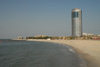 Kuwait city: beach and office tower - Dasman district - photo by M.Torres