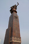 Bishkek, Kyrgyzstan: Freedom (Erkindik) monument on Ala-Too square - the pedestal used to support a statue of Lenin, and the square was also named after the Chairman of the Bolshevik Party - photo by M.Torres