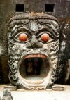 Laos - Vientiane: Xieng Khuan Park - in the giant's mouth (photo by G.Frysinger)