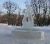 Latvia / Latvija - Riga: ice sculpture in Vermanis park (photo by Alex Dnieprowsky)