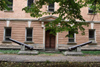 Latvia / Latvija - Daugavpils: decorative artillery (photo by A.Dnieprowsky)