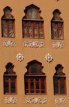 Lebanon / Liban - Beirut: elegant windows - Lebanese architecture (photo by J.Wreford)