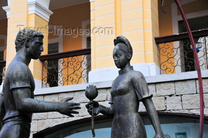 macao116: Macau, China: Friendship Statue - China meets Portugal - Largo da Companhia de Jesus - photo by M.Torres - (c) Travel-Images.com - Stock Photography agency - Image Bank