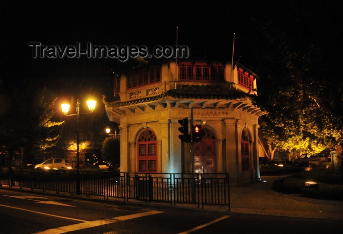 macao18: Macau, China: the Octagonal Pavilion at night, São Francisco garden - Library of the Macao Commercial Association - photo by M.Torres - (c) Travel-Images.com - Stock Photography agency - Image Bank