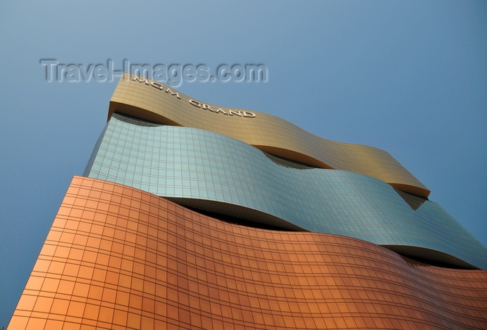 macao39: Macau, China: façade with waves of the MGM Grand Macau hotel and casino - Dr. Sun Yat Sen Avenue - designed by Wong & Tung International Limited - photo by M.Torres - (c) Travel-Images.com - Stock Photography agency - Image Bank