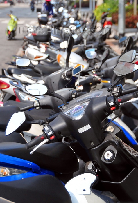 macao44: Macau, China: scooters abound - photo by M.Torres - (c) Travel-Images.com - Stock Photography agency - Image Bank