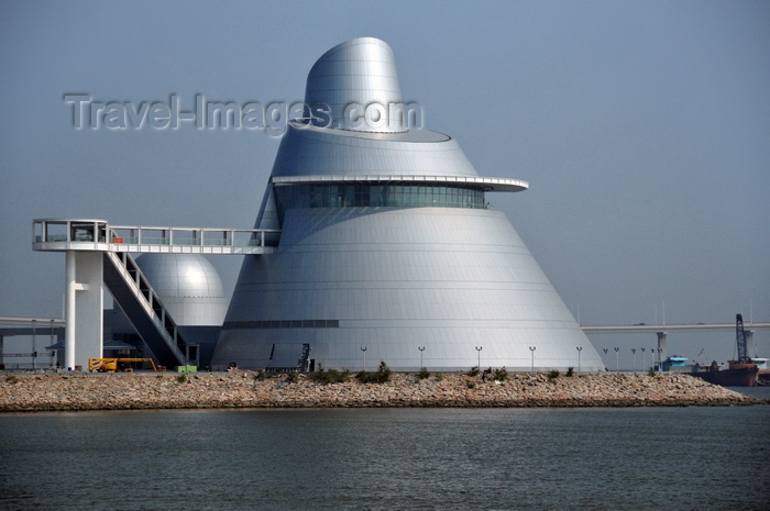 macao48: Macau, China: Macau Science Center (MSC) - asymmetrical conical building by designed by Pei Partnership Architects - Dr. Sun Yat-Sen Avenue - photo by M.Torres - (c) Travel-Images.com - Stock Photography agency - Image Bank