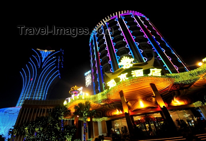 macao6: Macau, China: the original Casino Lisboa and the Grand Lisboa at night - photo by M.Torres - (c) Travel-Images.com - Stock Photography agency - Image Bank