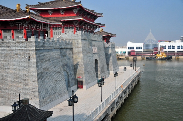 macao61: Macau, China: mock Tang Dynasty fortress, Tang Dynasty Wharf  - Macau Fisherman's Wharf - Doca dos Pescadores - photo by M.Torres - (c) Travel-Images.com - Stock Photography agency - Image Bank
