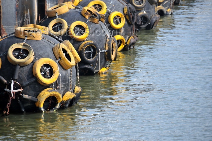 macao66: Macau, China: floating dock bumpers - pier at the Outer Harbour Ferry Terminal - Porto Exterior - photo by M.Torres - (c) Travel-Images.com - Stock Photography agency - Image Bank