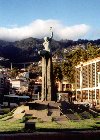 Madeira - Funchal: raised from the ground - Autonomia square / levantada do cho - Praa da Autonomia - photo by M.Durruti