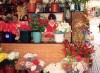 Madeira - Funchal: flower vendors at the farmers' market - Strelitzias on the right / floristas no mercado dos lavradores - estrelitzias  direita - photo by M.Durruti