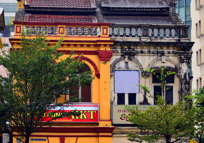 mal356: Kuala Lumpur, Malaysia: old façades on Jalan Gereja (Church Street), Chinatown - photo by M.Torres - (c) Travel-Images.com - Stock Photography agency - Image Bank