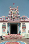 Malaysia - George Town - Penang / Pinang / Prince of Wales island / PEN: Sri Mariamman Hindu temple - gopuram - south Indian Dravidian style - corner of Lebuh Chulia and Lebuh Queen - Little India (photo by J.Kaman)