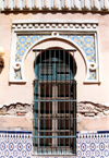 Melilla: central mosque - window detail / Mezquita central - ventana - arquitecto Enrique Nieto y Nieto - photo by M.Torres