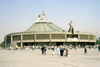 Mexico City: penitents at the Baslica de Nuestra Seora de Guadalupe - architect: Pedro Ramirez Vasquez (photo by M.Torres)