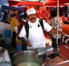 San Miguel de Allende (Guanajuato): La Placita - making churros (photo by R.Ziff)