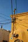 Mexico - San Miguel de Allende (Guanajuato): a few connections - telephone cables (photo by R.Ziff)