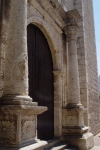 Mexico - Mrida (Yucatn): San Ildefonso Cathedral entrance - corral (photo by A.Caudron)