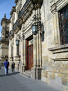 10  Mexico - Jalisco state - guadalajara - palacio gobierno - a side entrance - photo by G.Frysinger