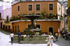 Guanajuato City: square and fountain - photo by Y.Baby