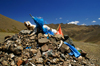 Gobi desert, southern Mongolia: shrine on the way to Dugany Am, Gurvan Saikhan National Park - cairn - oova - photo by A.Ferrari