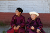 Karakorum, central Mongolia: Erdene Zuu monastery, Kharkhorin - Mongolian ladies - photo by A.Ferrari