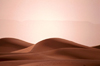 Morocco / Maroc - Tinfou: dunes and colurless sky - photo by F.Rigaud