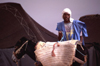 Morocco / Maroc - Tinfou: tuareg with donkey - photo by F.Rigaud