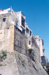 Morocco / Maroc - Tangier / Tanger: houses built over the Portuguese ramparts - Rue du Portugal - photo by M.Torres