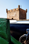 Morocco - Essaouira: hulls and tower of the port fortress - Skala du Port - photo by M.Ricci