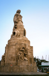 Mozambique / Moambique - Maputo / Loureno Marques / MPM : monument to the European and African soldiers in WWI - monumento aos combatentes Europeus e Africanos na Grande Guerra - lado da batalha de Quionga - praa dos Trabalhadores - photo by M.Torres