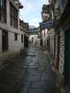 Marpha, Mustang District, Dhawalagiri Zone, Nepal: narrow stone paved street - Annapurna Circuit - photo by M.Samper