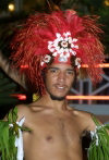 New Caledonia / Nouvelle Caldonie - Noumea: Kanaki entertainer in traditional head dress (photo by R.Eime)