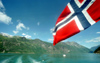 Norway / Norge - Geirangerfjord (Mre og Romsdal): leaving - Norwegian flag (photo by Juraj Kaman)