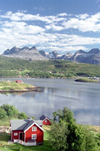 Norway / Norge - Nordland region: sea and mountains (photo by Juraj Kaman)