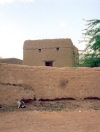 Oman - Wilayat Al-Buraimi / RMB: mud architecture (photo by Miguel Torres)