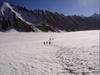 Pakistan - Baltoro Glacier - Karakoram mountains - Himalayan range - Northern Areas: trekkers - photo by A.Summers