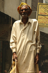 Lahore, Punjab, Pakistan: old man in the old city - photo by G.Koelman