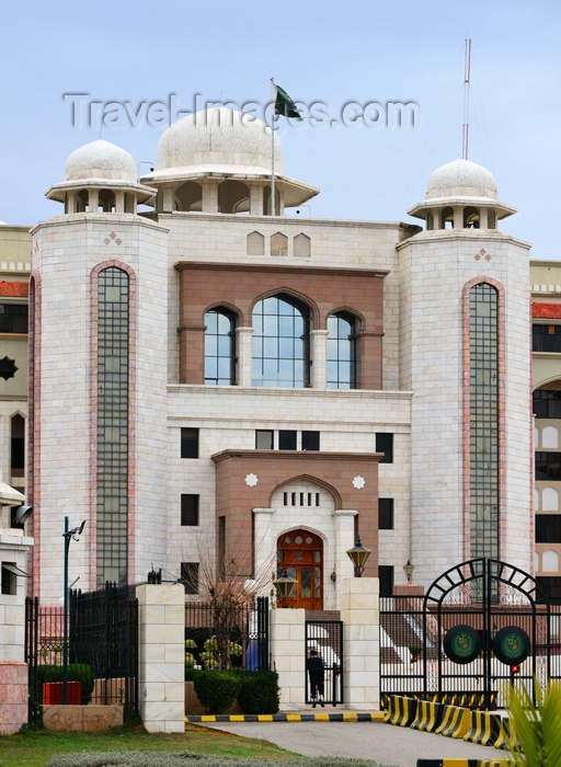 pakistan213: Islamabad, Pakistan: the Mughal style Prime Minister's Secretariat, Constitution Avenue, Red Zone - photo by M.Torres - (c) Travel-Images.com - Stock Photography agency - Image Bank