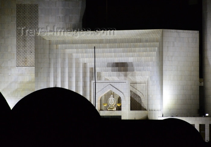 pakistan65: Islamabad, Pakistan: Supreme Court of Pakistan and domes of the Federal Shariat Court - nocturnal - photo by M.Torres - (c) Travel-Images.com - Stock Photography agency - Image Bank