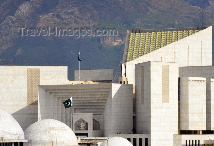 pakistan67: Islamabad, Pakistan: Supreme Court of Pakistan and domes of the Federal Shariat Court - photo by M.Torres - (c) Travel-Images.com - Stock Photography agency - Image Bank
