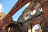 Panama City / Ciudad de Panama: Casco Viejo - flat arch that once supported the choir - ruins of the Santo Domingo convent - Convento de Santo Domingo - arco chato que sirvi para sostener el coro alto - photo by M.Torres