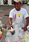 Panama City / Ciudad de Panama: Casco Viejo - preparing a snow cone - shave ice - raspado - kakigori - piragua - photo by M.Torres