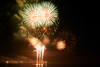 Asuncin, Paraguay: fireworks night over the bay - pyrotechnics | noche de luces en la Bahia de Asuncion - pirotecnia - fuegos artificiales - photo by A.Chang