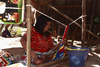 Presidente Hayes department, Paraguay: weaver at work - Maka woman near Puente Remanso - photo by A.Chang